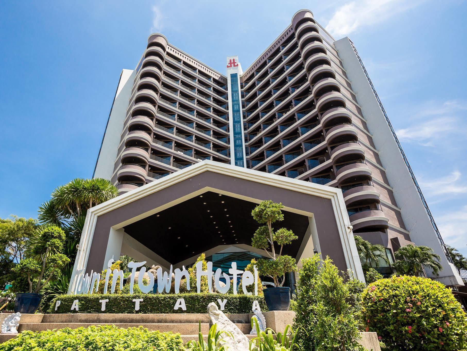 First Pacific Hotel And Convention Pattaya Exterior photo